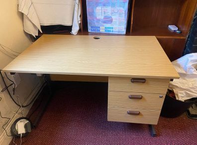 Office desk - FREE