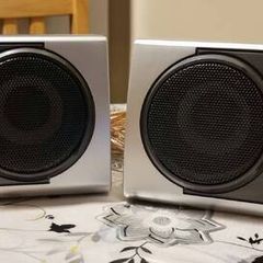 2 LG Speakers, good working order.