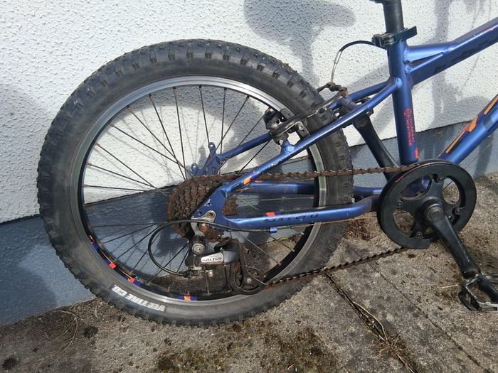 Carrera Blast Jr 20inch wheels Suit Age 5-7