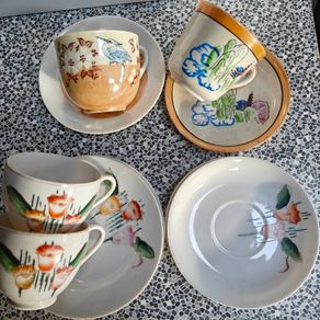 Mixed lot of post war Japanese cups, saucers and plates