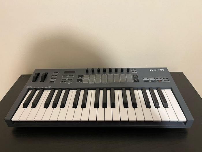 Novation FLKey 37 MK1 - MIDI Keyboard