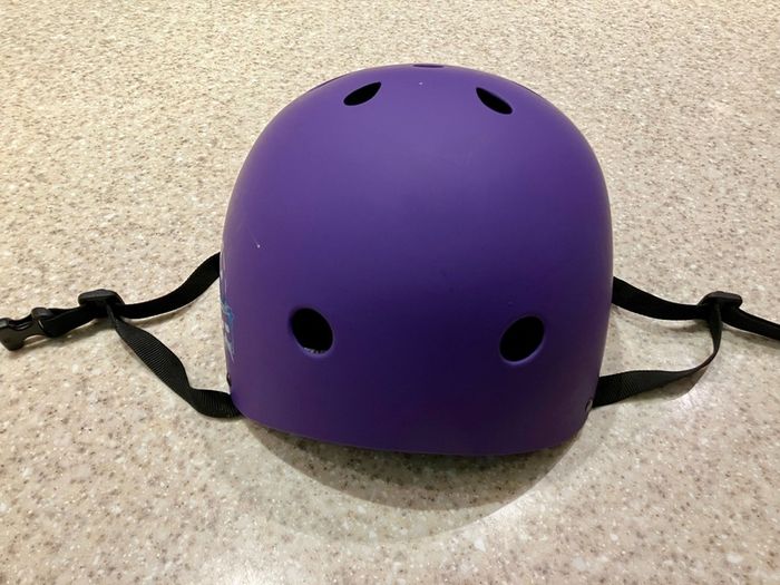 Bike Helmet. Medium (54-58cm). Brand New. Lightweight Purple