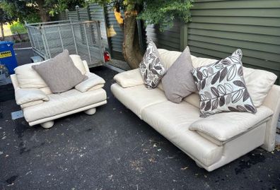 cream leather suite
