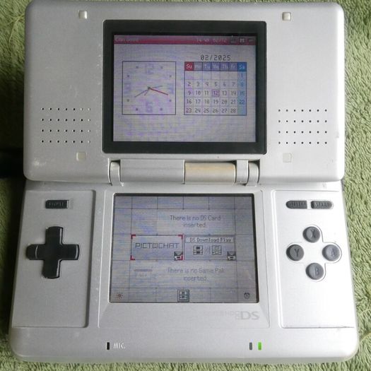 Nintendo DS Game Boy Console Original Silver - works well