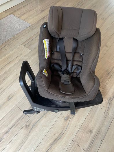 Nuna swivel CAR SEAT