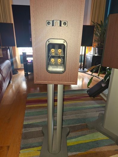 B&W 685 Speakers + Stands