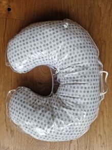 Breast feeding/nursing pillow