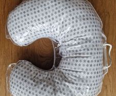 Breast feeding/nursing pillow