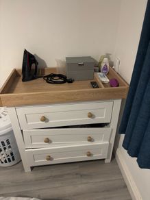 Drawers and Changing Table - one drawer broken
