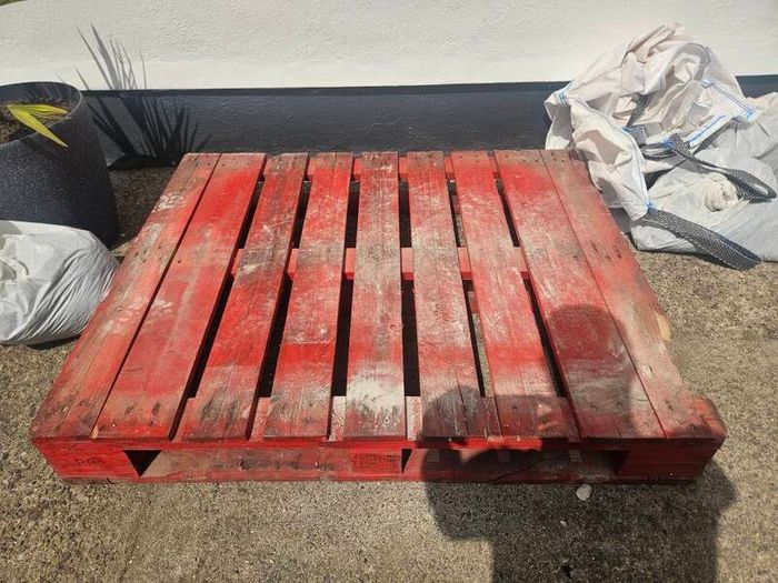 2 Pallets