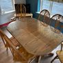 Table and chairs Image 2