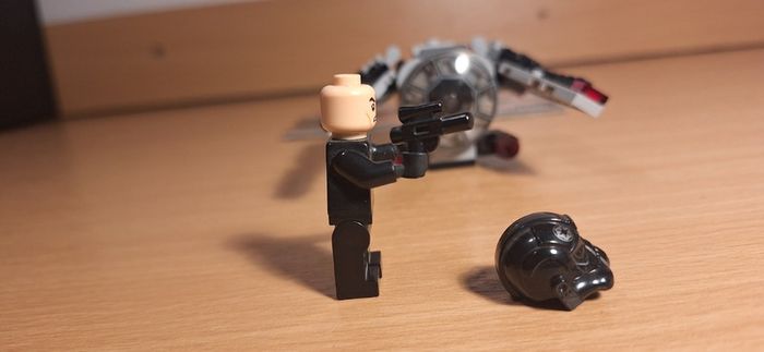LEGO Star Wars 75161 TIE Striker Microfighter