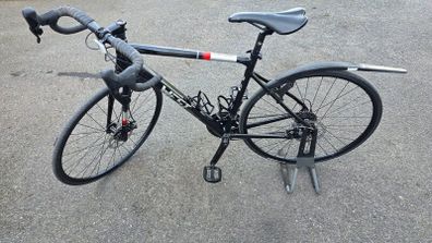 Vitesse Road Bike 28  20 Frame  Disc Brakes