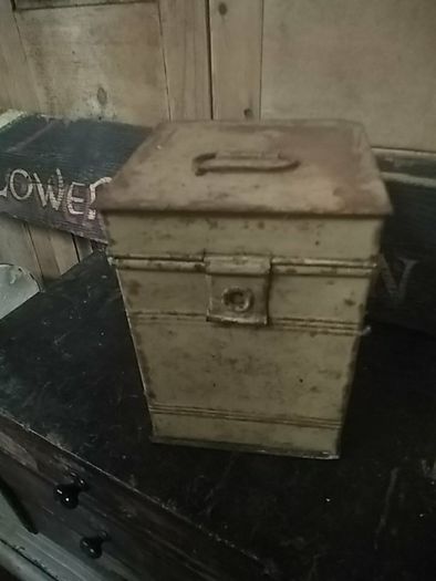 Vintage Display Tins