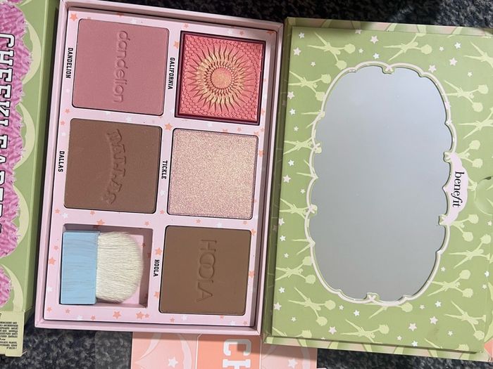 benefit cheek leader pink squad face palette brand new sold out everywhere