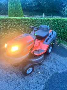 Ride on lawnmower