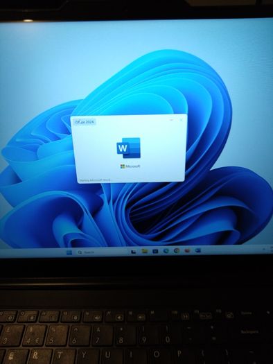 Avita Pura 15.6" Laptop + Lightweight + Portable