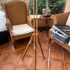 Easel