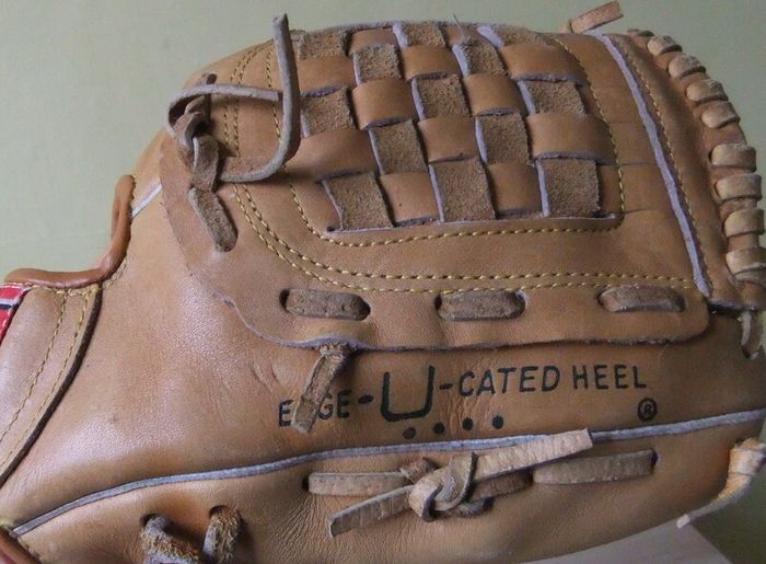Old Rawlings Baseball Glove