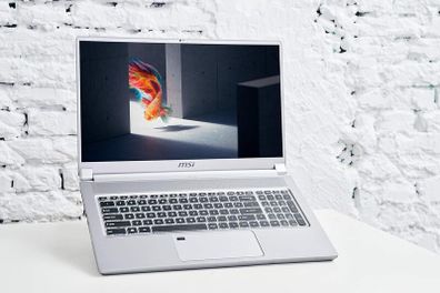 MSI Creator 17 A10SF-626ES 17.3 Inch Mobile Workstation Business Gaming Laptop Inte i7-10875H 16GB RAM 512SSD Nvidia RTX 2070 8GB Win 11 Pro