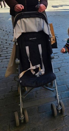 Maclaren Quest Umbrella Stroller - Black/Silver + FREE Univeral Gate Check Travel Bag