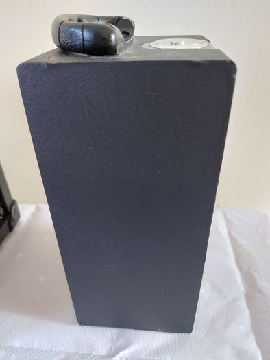 EGW Bluetooth Sound Cube with Carry Handel, working perfect, USB b charging port, excellent condition
