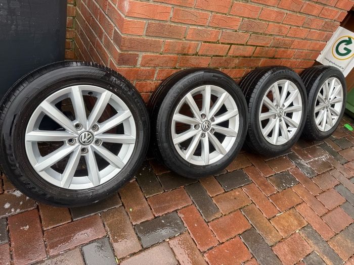 Alloys VW Golf Highline model 205/55/16 5x112