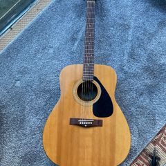 Yamaha FG-322