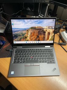 Lenovo Thinkpad X1 Yoga 2n1 Flip Touchscreen i7 pro 16/256 windows 11