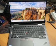 Lenovo Thinkpad X1 Yoga 2n1 Flip Touchscreen i7 pro 16/256 windows 11