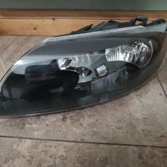 Audi Q7 2008 model non led headlight passenger side