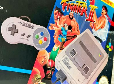 Original Street Fighter 2 Edition Nintendo SNES Console - Boxed and Amazing