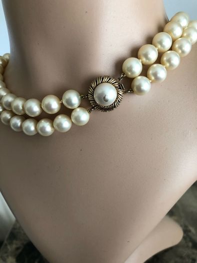 pearl necklace