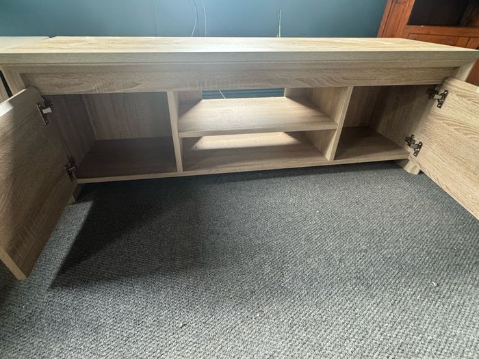 TV Cabinet/Stand/Table