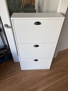 Shoe cabinet