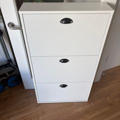 Shoe cabinet