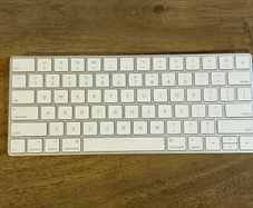 Apple Magic Keyboard (Lightning). Original Packaging, Great Condition