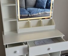 Dressing table with stool New