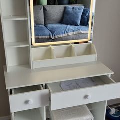 Dressing table with stool New