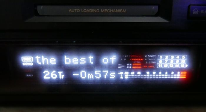 Sony MDS-JE530 Minidisc Player & Recorder, and 5 Discs - Works Well.