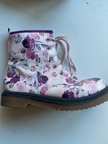 girl boots - pink flowers
