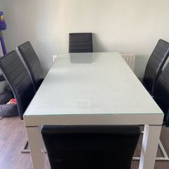 Kitchen Table and 6 chairs
