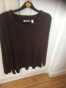 BRAND NEW Punt Roma Long Sleeve Top, Size L
