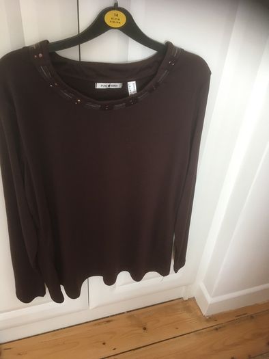 BRAND NEW Punt Roma Long Sleeve Top, Size L