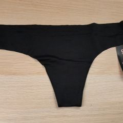 Hunkemoller invisible string