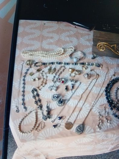 necklace, rings,bracelets, 30 Eur if u take All.There is lot..they Are used.
