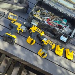 dewalt 10.8v bundle ,,garage clean out