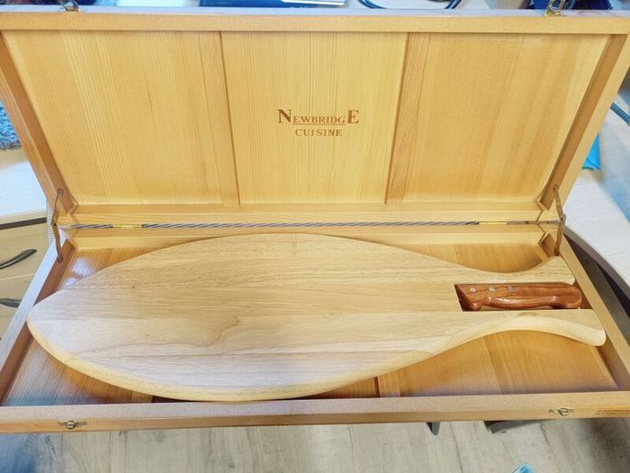 Newbridge Cuisine Salmon Carving Board & Knife Set