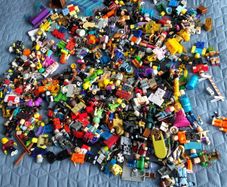 Roblox figurines bundle