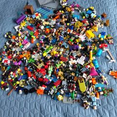 Roblox figurines bundle